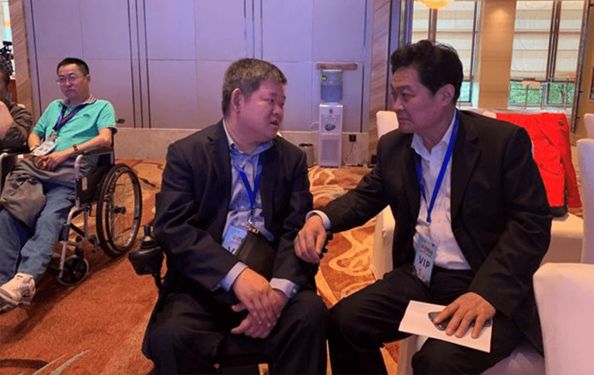 中国罕见病联盟李林康执行理事长表示，近年来党和国家对罕见病群体高度重视，先后出台一系列举措推动罕见病诊疗和研究，包括发布中国第一批罕见病目录，建立中国罕见病诊疗协作网络、减免罕见病治疗药物增值税、发布罕见病诊疗指南等。