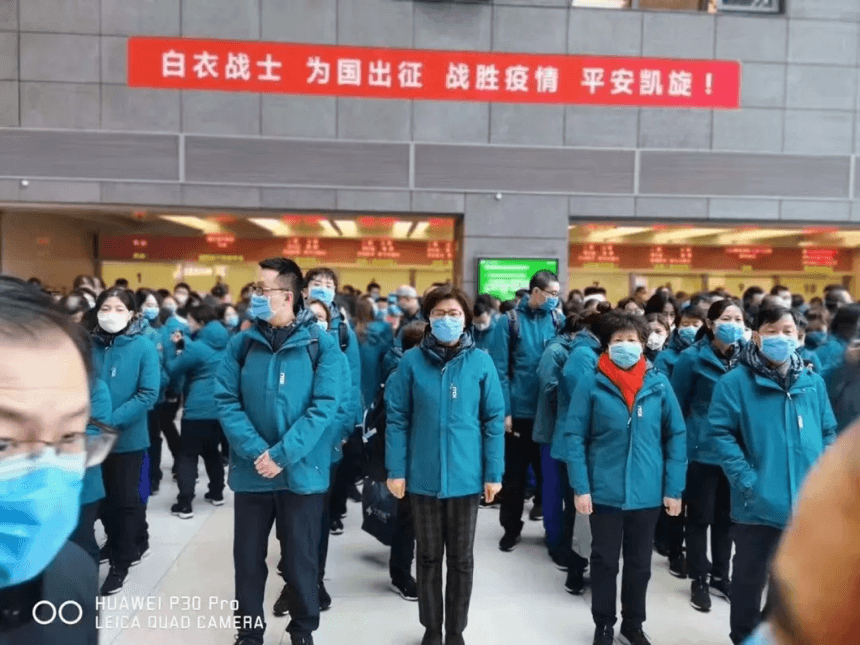 张抒扬书记领队出征